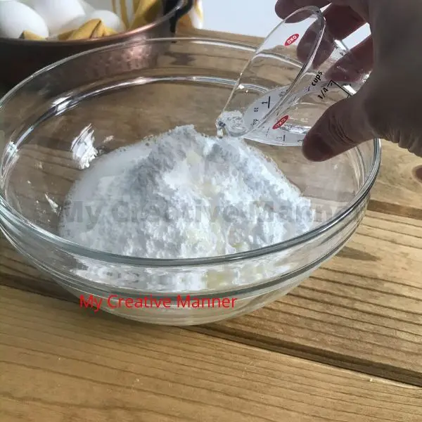 7-Up being adding to the frosting mixture.