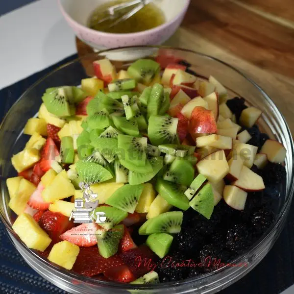 Fruit in a large bowl.