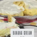 Banana Cream pie that is on a plate.