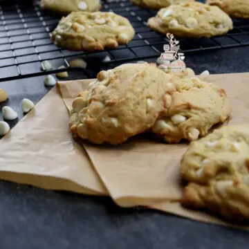 A close up of the cookie on brown paper.
