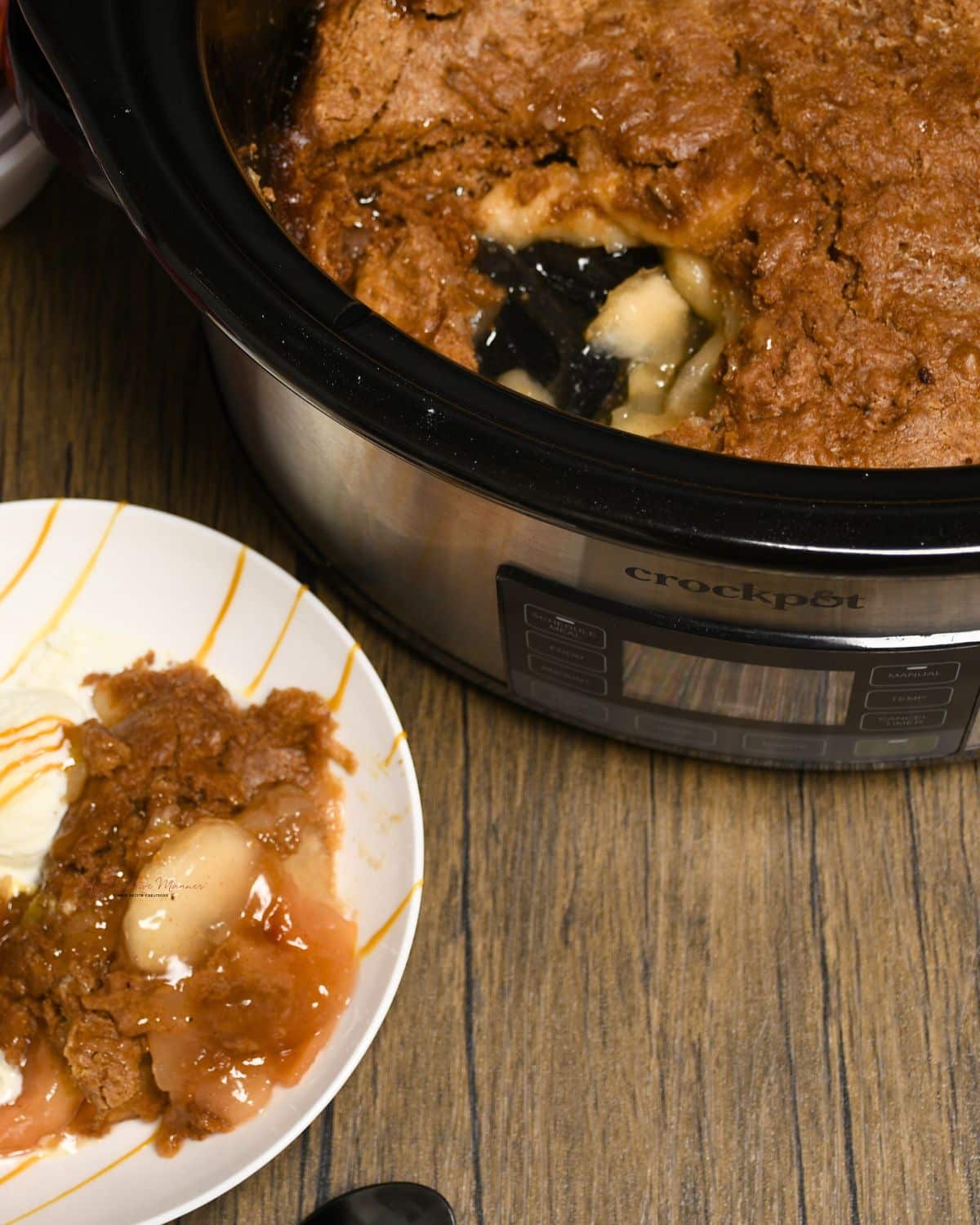 Crockpot Apple Cobbler Recipe (3ingredient)