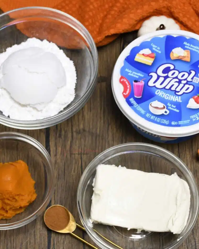 The simple ingredients to make pumpkin pie dip.